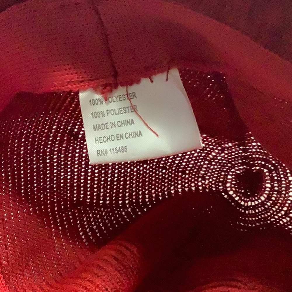 Beautiful Red Hat - Picture 9 of 10